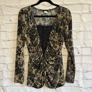 🌿5/$25 Venus Lace Print Top